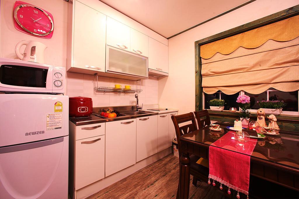 Muju Iris Pension Bagian luar foto