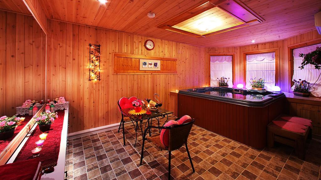 Muju Iris Pension Bagian luar foto